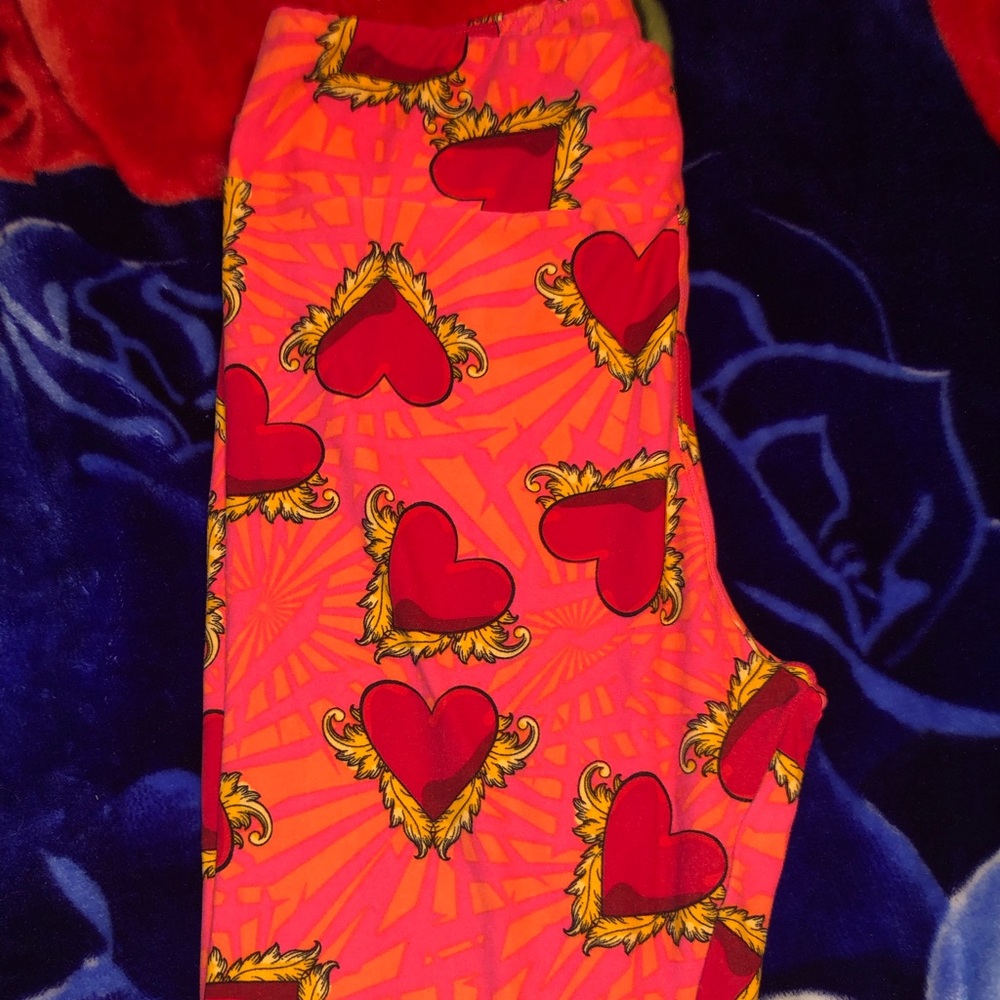Tc valentines Lularoe leggings